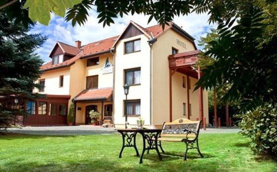 Garni-Hotel Kranich Potsdam Ngoại thất bức ảnh